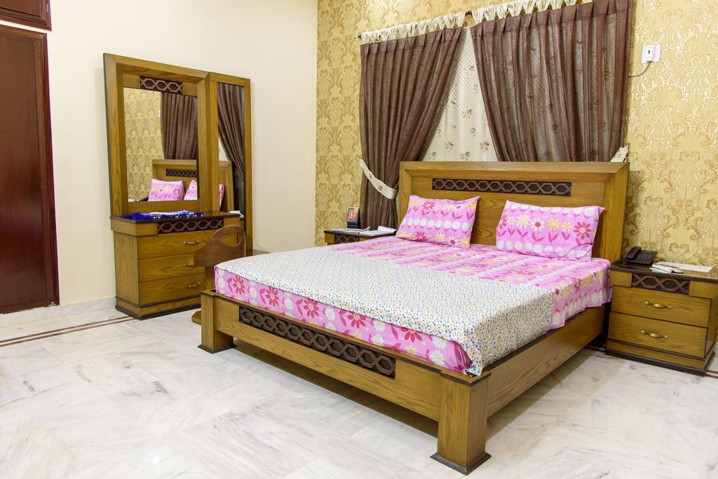 Patel Residency Guest House Karacsi Kültér fotó