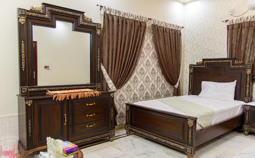 Patel Residency Guest House Karacsi Kültér fotó